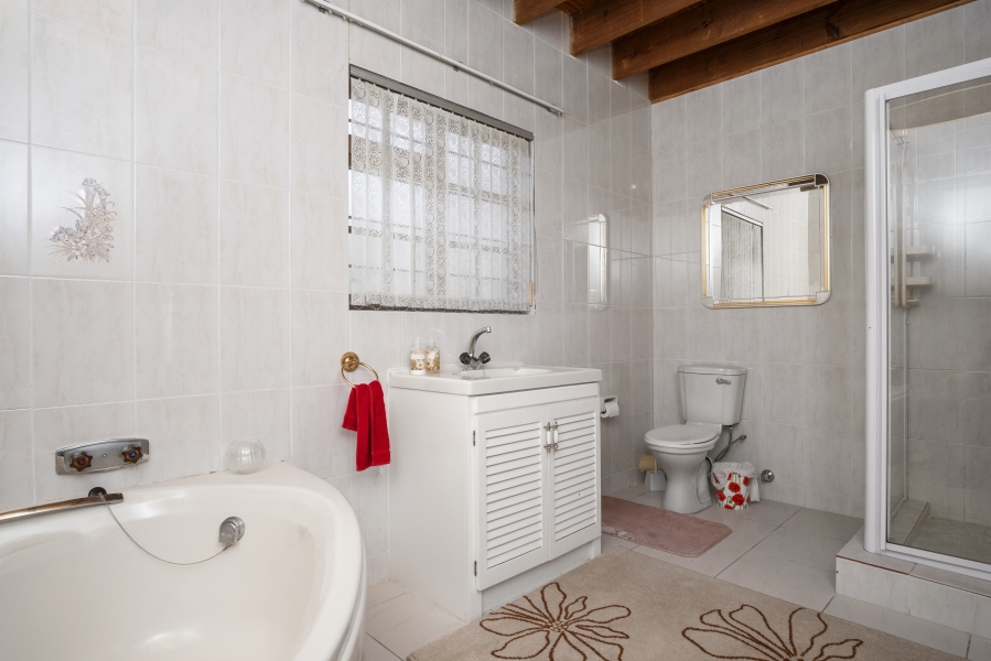 6 Bedroom Property for Sale in Schaap Kraal Western Cape